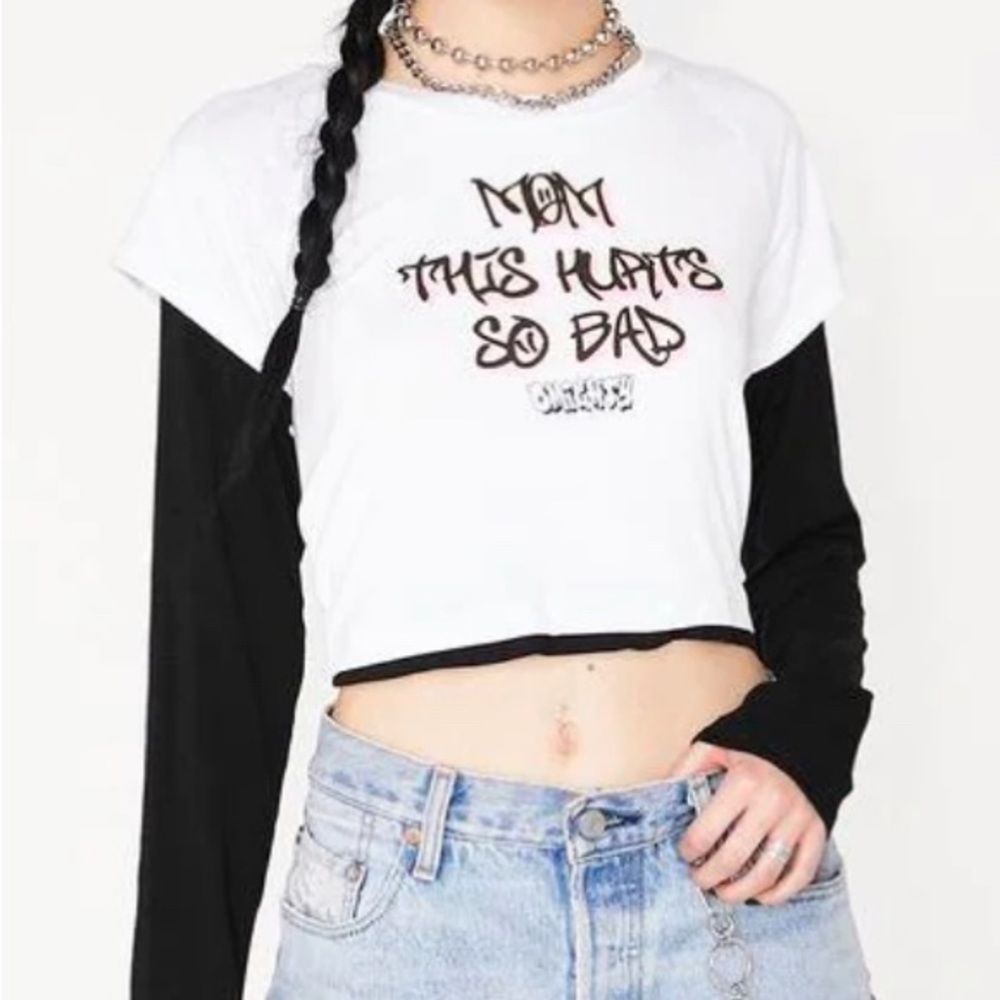 OMIGHTY Mom this hurts so bad crop top
